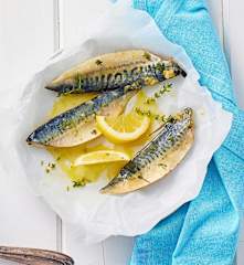 Sgombro al vapore con pesto di capperi e mandorle