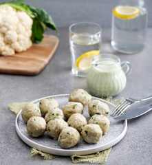 Ryżowe pulpety z kalafiorem