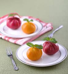 Słodkie bułeczki z nadzieniem z czarnego sezamu