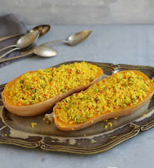 Calabaza rellena con arroz y verduras