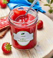 Erdbeer-Holunderblüten-Konfitüre