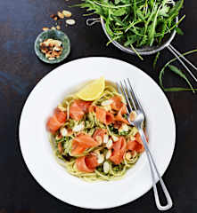 Spaghetti au saumon fumé et pesto de roquette