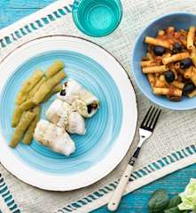 Involtini di branzino con sugo alla puttanesca