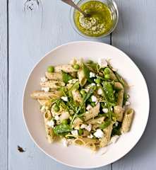 Salade de pâtes aux pois et pesto citron-menthe