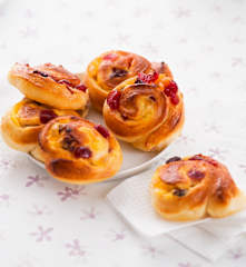 Roulé brioché aux fruits confits