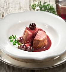 Vepřová panenka s višňovou omáčkou