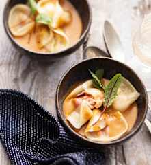 Ravioles de homard sauce Newburg