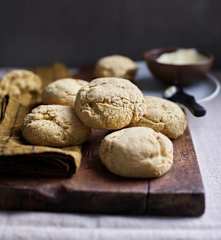 Pães de milho e batata-doce sem glúten