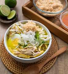 Soto Ayam (Turmeric chicken soup)