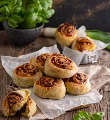 Ślimaczki bazyliowe z serem edamskim i porem