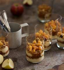 Triffle de maçã, mascarpone e caramelo