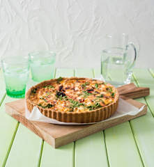 Quiche s fetou a červenou řepou