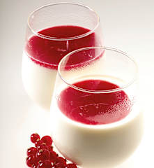 Yogur líquido con coulis de fruta