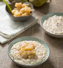 Porridge with Pear Compote