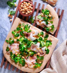 Pizza Gourmet con spada affumicato e nocciole