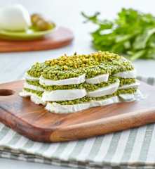 Millefoglie di mozzarella con pesto di sedano