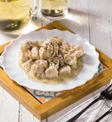 Pollo al vino bianco e farina integrale di grano saraceno