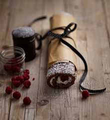 Torta de chocolate com recheio de mascarpone e framboesa