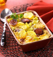 Gratin de pommes de terre, céleri et chorizo
