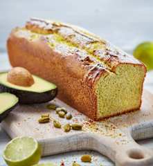 Avocado-Pistazien-Kuchen mit Limette
