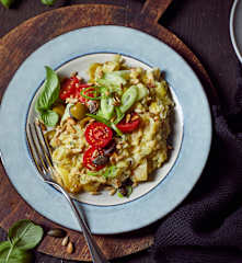 Kartoffel-Porree-Stampf mit mediterranem Topping