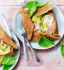 Galettes de sarrasin aux poireaux, jambon et chèvre