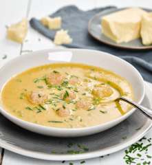Tuřínová polévka se sýrovými knedlíčky