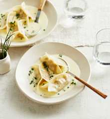 Wan Tan mit Ricotta und Käsesauce