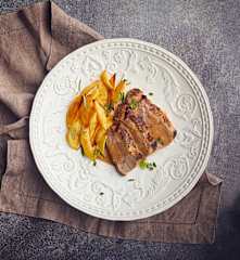 Arrosto di vitello a Cottura Lenta con patate
