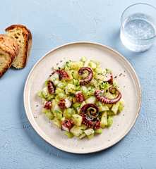 Insalata di polpo, patate e sedano al profumo di cedro