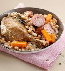 Judías blancas con confit de pato (Cassoulet au confit de canard)