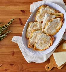 Crêpes alle erbe aromatiche con mortadella e funghi