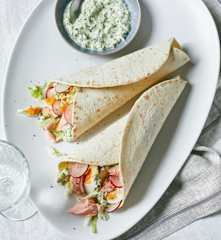 Lachs-Ei-Wraps mit Senfcreme