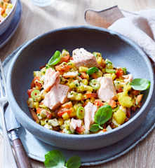 Lachs mit Mozzarella-Mango-Tomaten-Salat