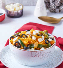 Pasta Navideña con rajas y jitomate