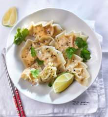 Gyoza mit Koriander-Mayo-Dip und Fischfüllung