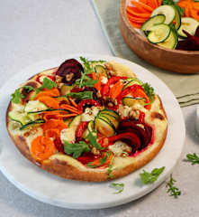 Crispy flatbread with halloumi & ribbon veggies (Thermomix® Spiralizer, TM6)