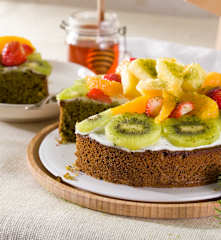 Bizcocho de espelta y té matcha con fruta