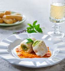 Involtini di pesce spatola con crema di pomodorini e menta