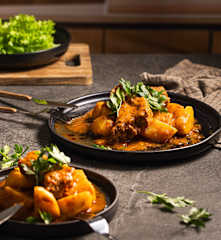 Potrawka z ziemniaków i żeberek