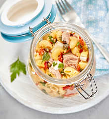 Nudel-Thunfisch-Salat