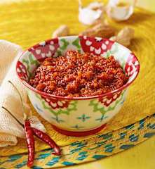 Salsa de chile de árbol con cacahuate