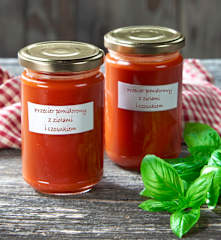 Przecier pomidorowy z ziołami i czosnkiem (passata)