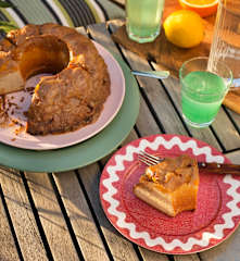 Bizcocho con melocotón y dulce de leche