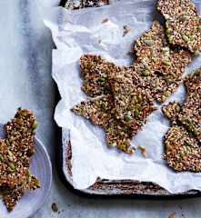 Sweet seeded crackers