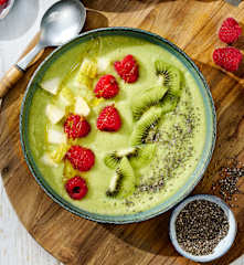 Bowl de abacate e kiwi