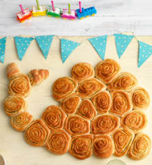 Tear and Share Snail Bread