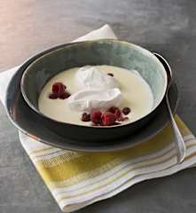 Schneenockerl mit Vanilleschaum