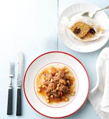 Carne guisada com grão & Pera com crumble de amêndoa