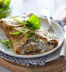 Crêpes rellenos de champiñones y crema de soja (sin lactosa)